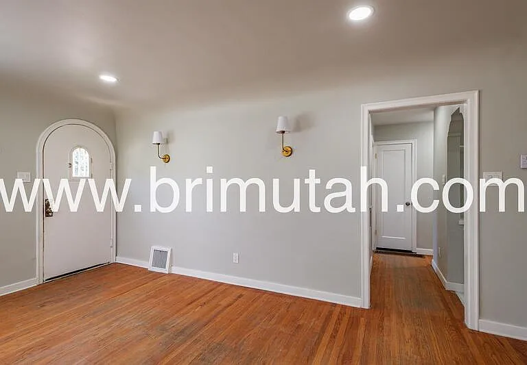 755 E Princeton Ave — Photo 6