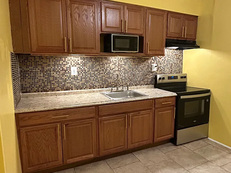 2509 W Oakdale St #1 — Photo 3