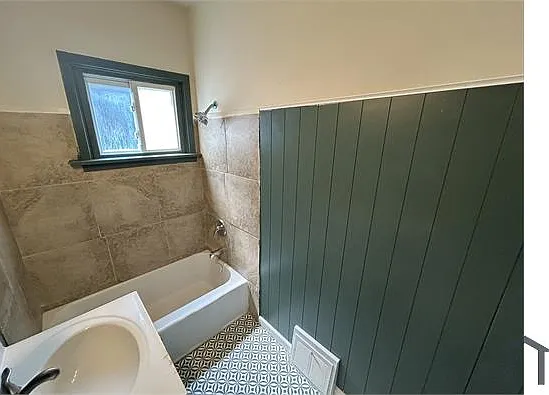 3430 E 73rd St — Photo 20