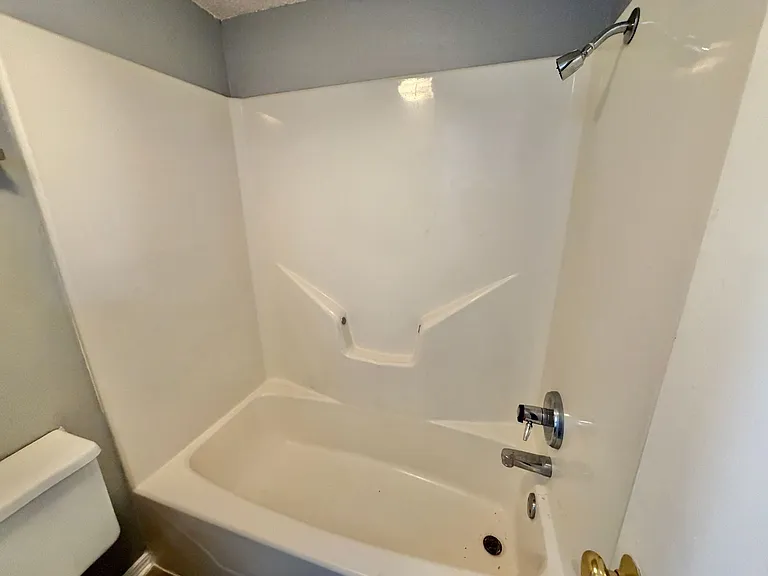 Kentucky Pine Apartments — Photo 10