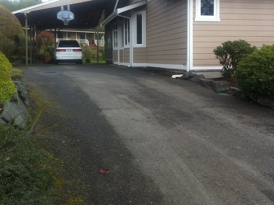 2nd image of 15119 Starr Pl SE