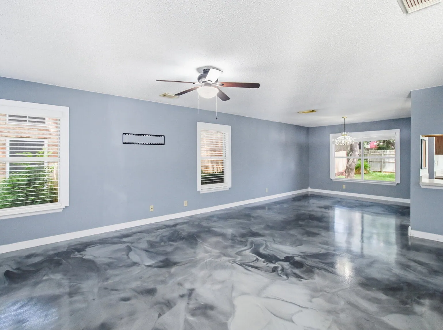 "Charming 3-Bed in Schertz with Spacious 2246 Sq Ft Layout!" — Photo 4