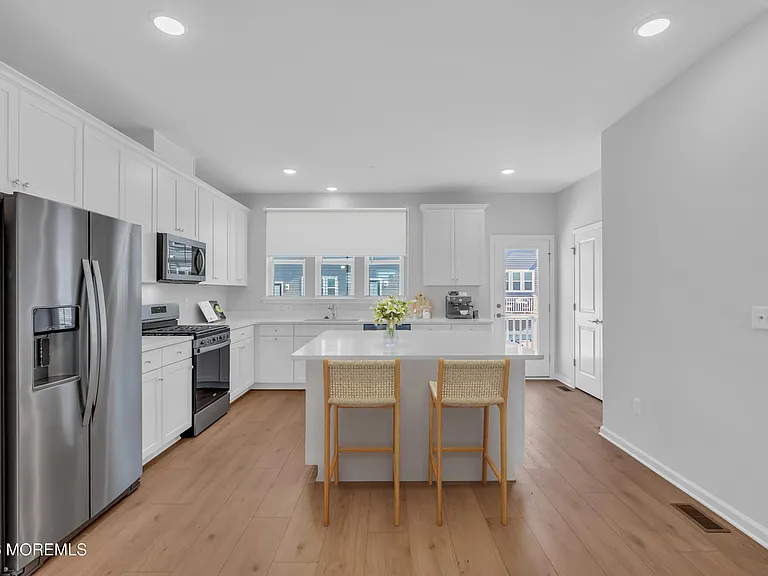 73 Driftwood Cir — Photo 2