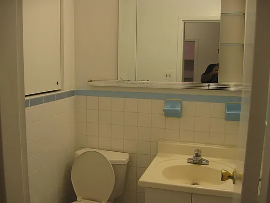 Rented by 18 REALTY | media 9