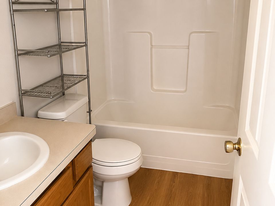 2nd image of 4126 Erie St APT 8