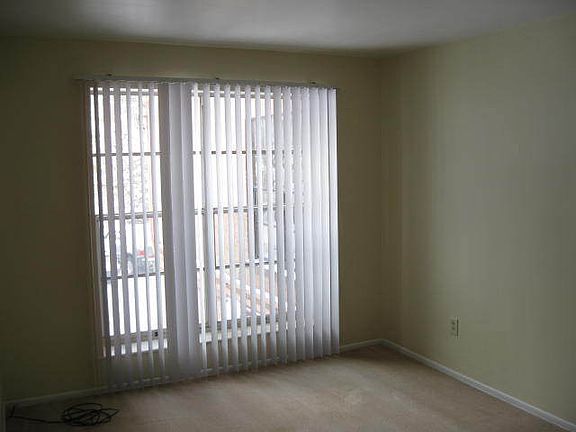5th image of 200 Piper Dr #209