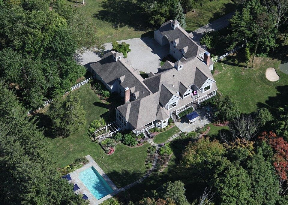 1st image of 14 Great Hill Farms Rd