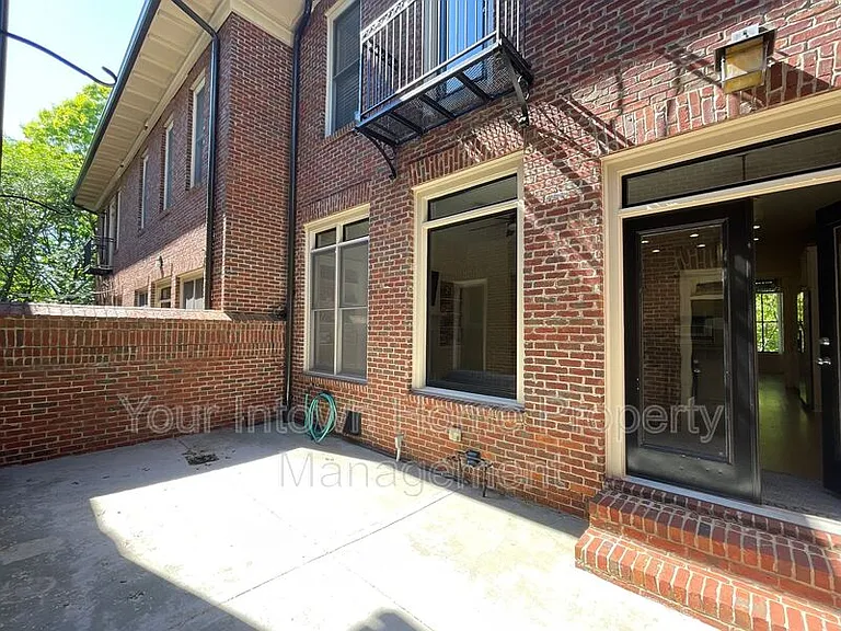 1867 Gordon Mnr NE — Photo 31