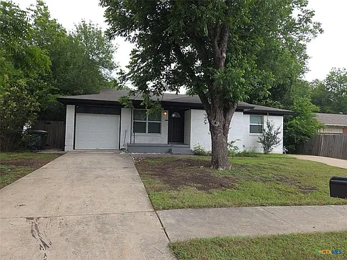 1315 Estes Dr Photo 1