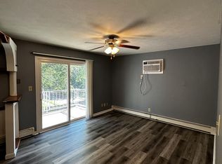 525 W Cook St #5, Springfield, IL 62704