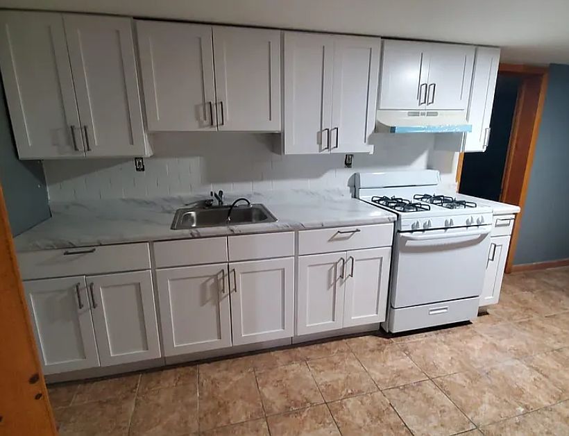 1st image of 153 Roseville Ave #B2
