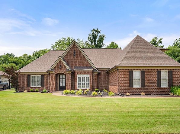 125 Huntington Dr