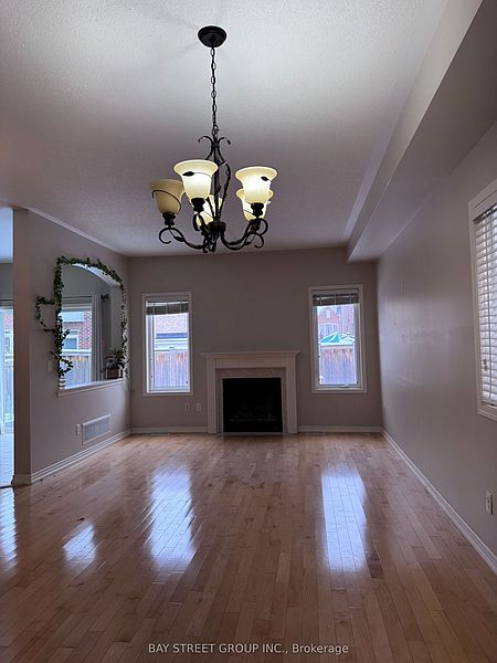 Burlington House for rent - 4 Bedrooms — photo 3