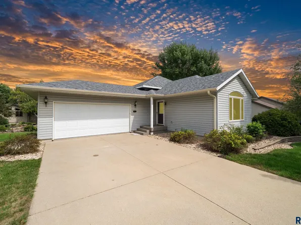 511 Almar St, Luverne, MN 56156