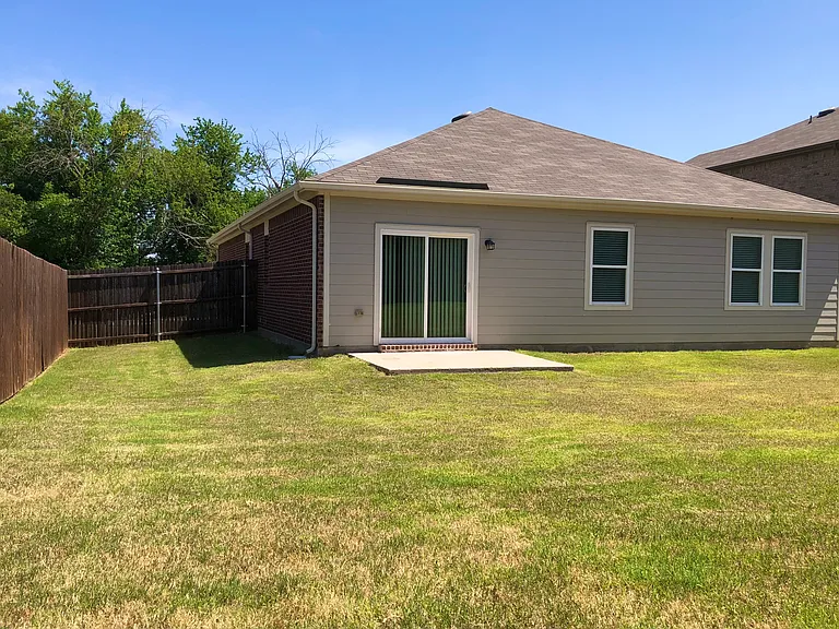 921 Bois D Arc Ln — Photo 23