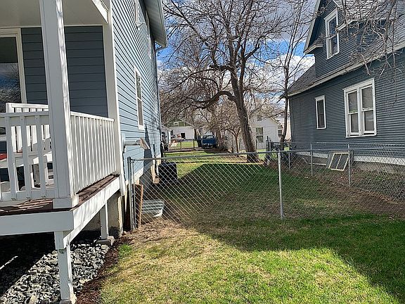 Front side yard 2