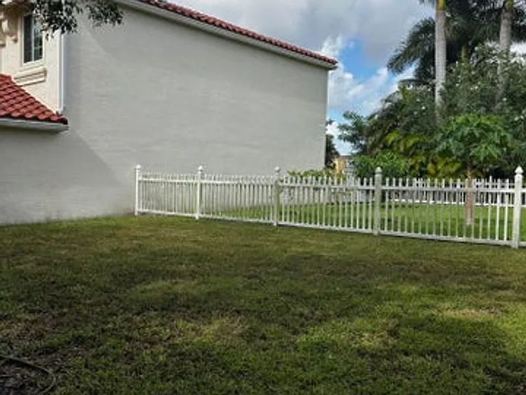 9754 Scribner Ln — Photo 9
