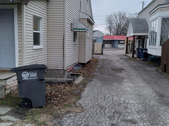Driveway leading to parking