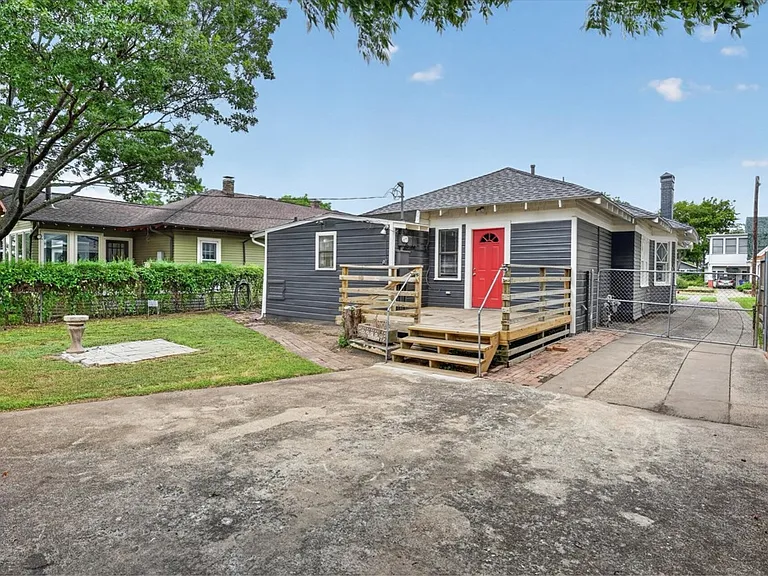 718 Haines Ave — Photo 4