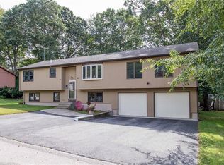 36 Beech Rd, Narragansett, RI 02882