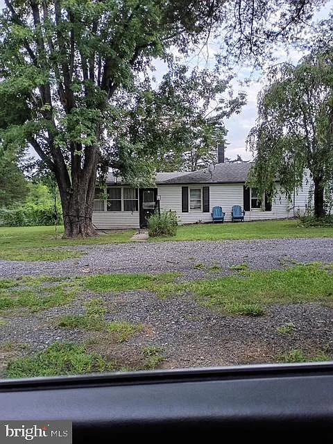 10 Peacock Dr