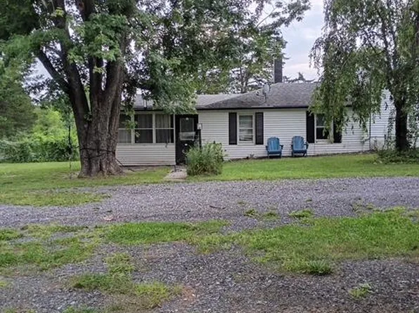 10 Peacock Dr, Carlisle, PA 17015