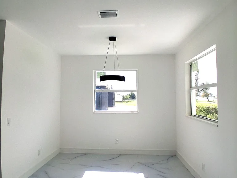 1523 NE 19th Ave — Photo 7
