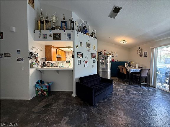 4th image of 960 N Sloan Ln APT 204