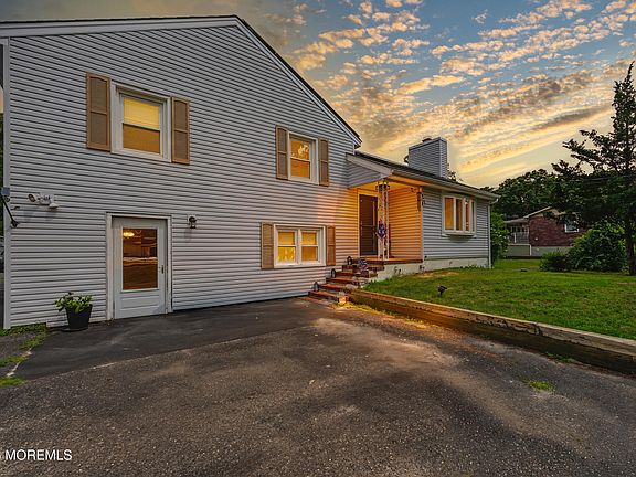 4th image of 549 Gilford Avenue