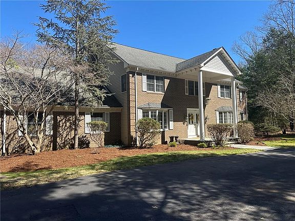 2nd image of 150 Woodbridge Dr