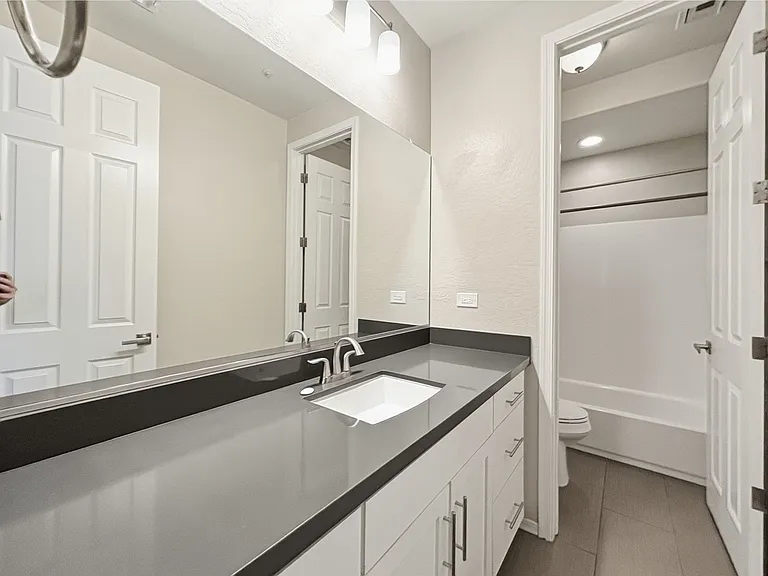 2345 W Gloria Ln — Photo 28