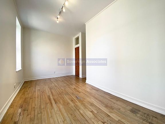 3rd image of 3135 Broadway APT 14