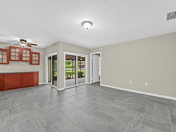 3rd image of 523 HUNTER CIRCLE