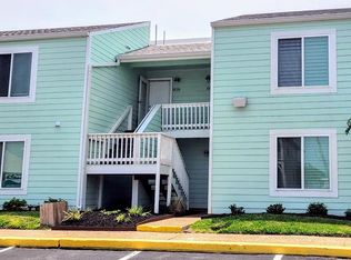 608 Lauderdale Dr, Rockport, TX 78382