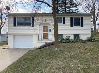 1985 Ellen St, Dubuque, IA 52002