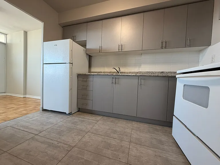 2960 Don Mills Rd W — Photo 27