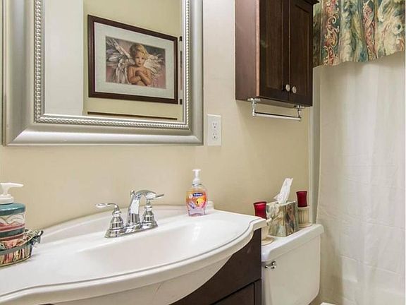 4th image of 571 Belmawr Pl