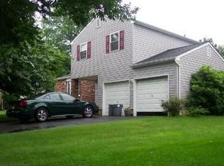 1201 Creekwood Dr, Warminster, PA 18974