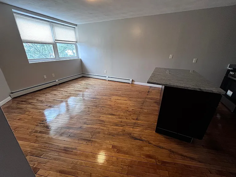 607 Charles St #8 — Photo 12
