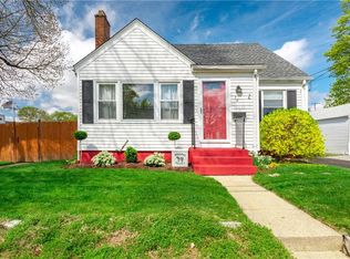 70 Grantland Rd, Cranston, RI 02910