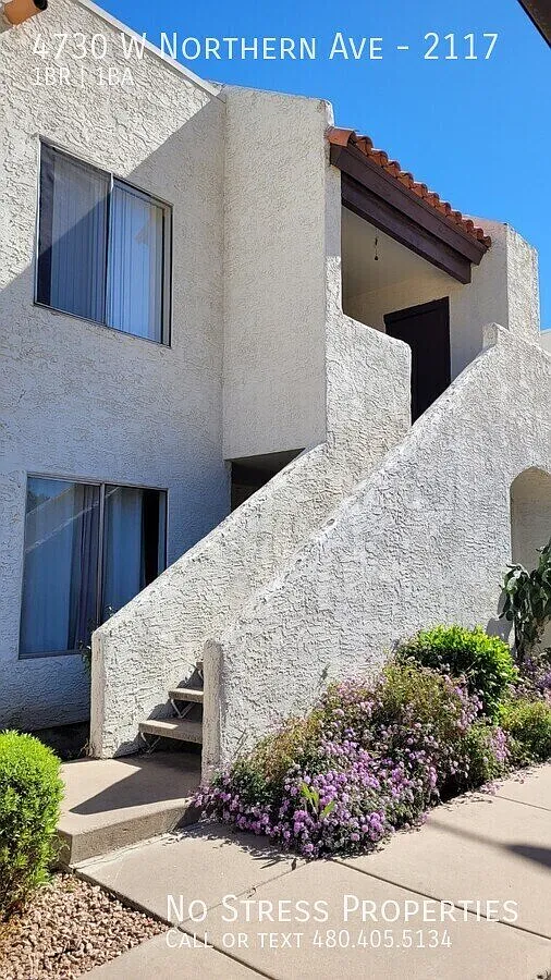 1 Bed With Den Condo off 47th Ave and Northern! — Photo 2