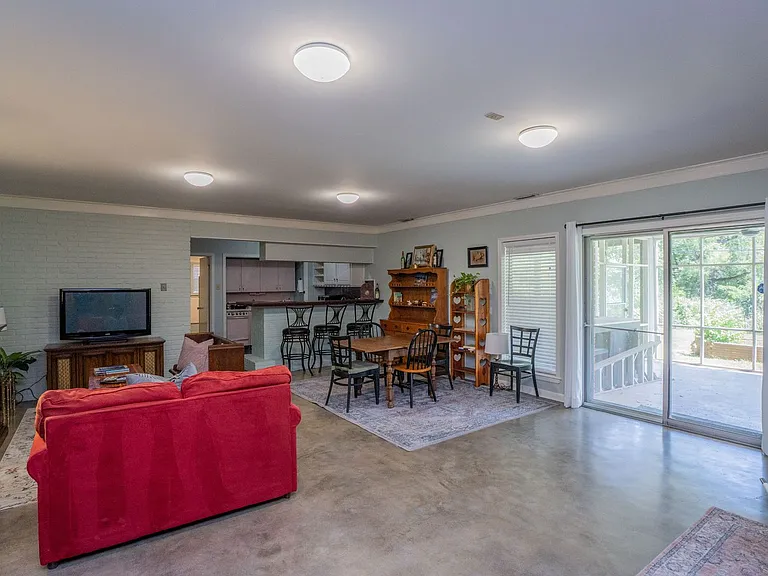 1101 Biscayne Dr — Photo 10