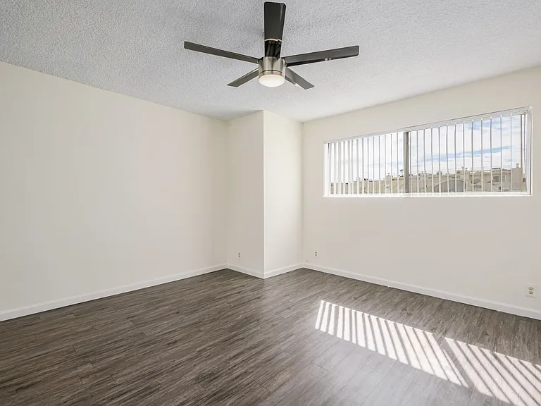 1808 N Harvard Blvd — Photo 11