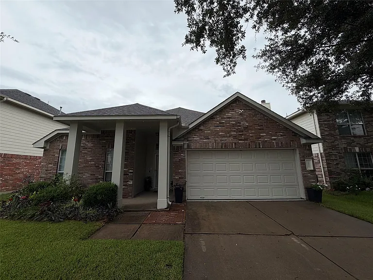1922 Tower Bell Ln — Photo 1