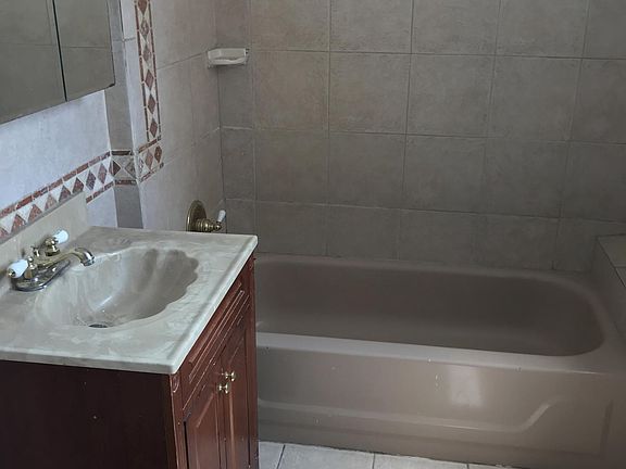 5th image of 12457 15th Ave #1FL
