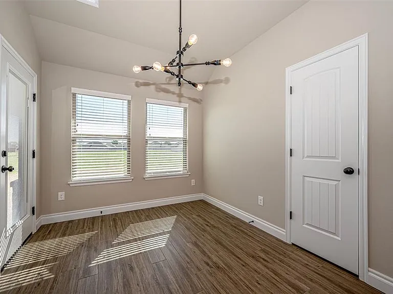 4525 Black Mesa Ln — Photo 7
