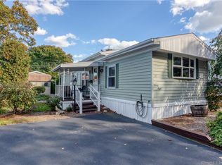 28 Broadway N, Westbrook, CT 06498