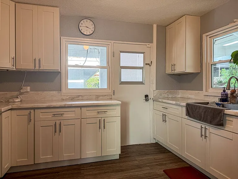 3238 Alani Dr — Photo 9
