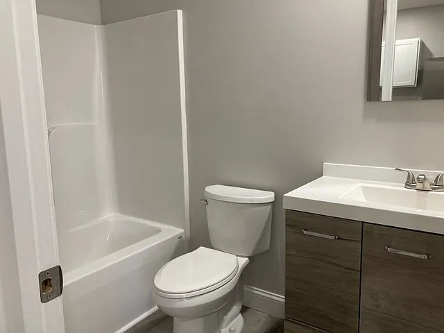 3 bed, $1,950 — Photo 4