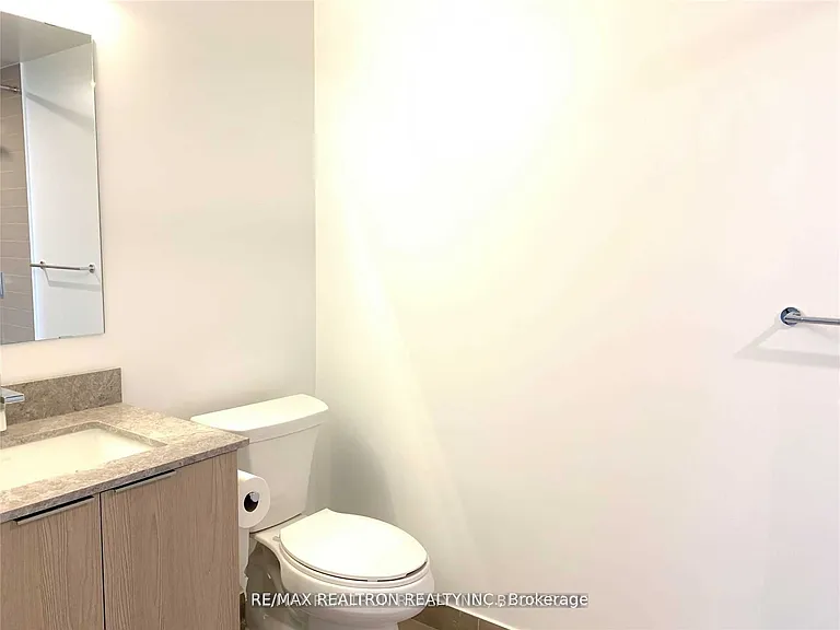 501 Yonge St #4009 — Photo 18
